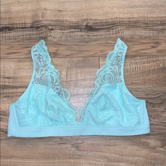 PINK Victoria's Secret Other - ✨NWOT VICTORIA’S SECRET PINK LACE BRALETTE IN MINT
